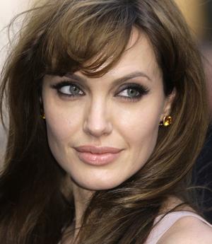Angelina Jolie's Prophylactic Bilateral Mastectomy - If She & I Could ...